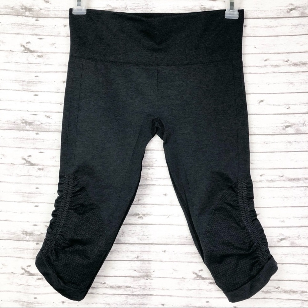 Lululemon Ebb And Flow Seamless Crop Black Size 8
